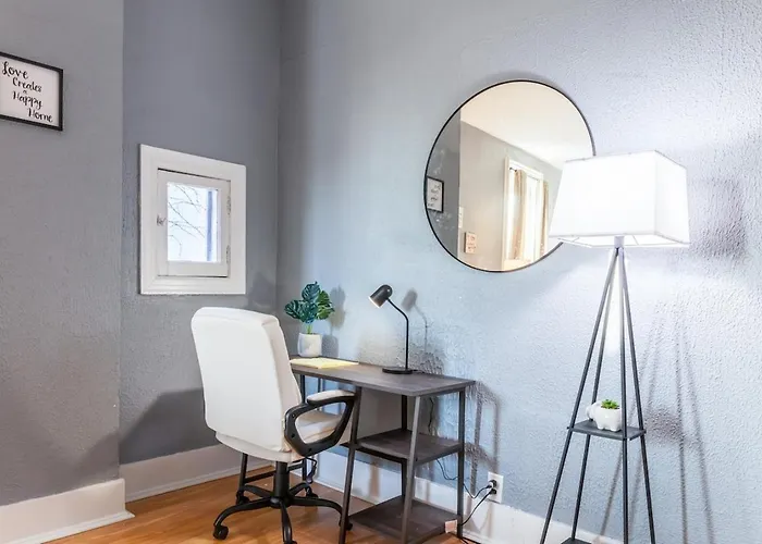 Cozy 2Bed W Queenbed-Wi-Fi,Downtown-Modern-Bills
