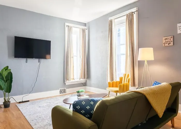 Cozy 2Bed W Queenbed-Wi-Fi,Downtown-Modern-Bills