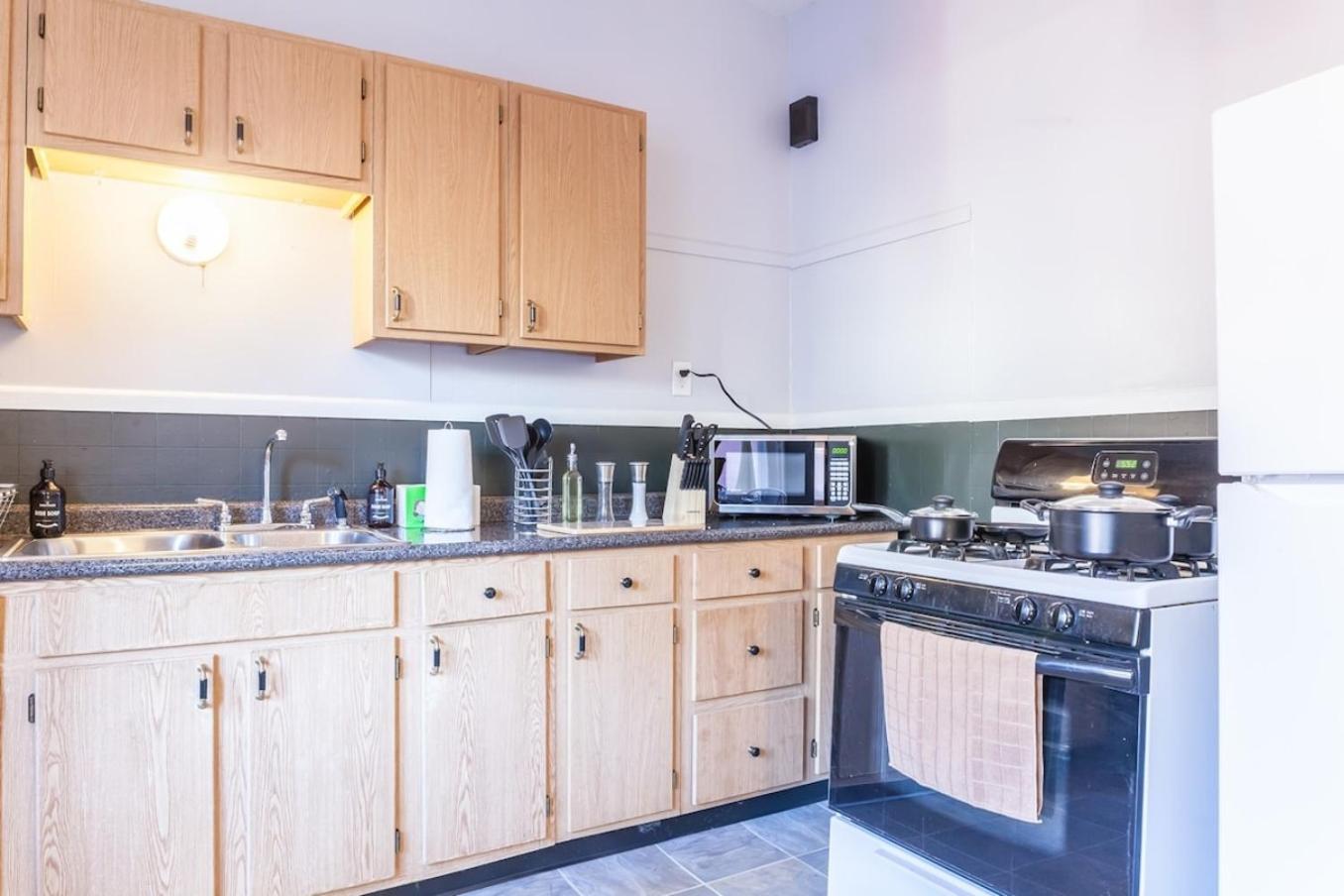 Cozy 2bed W Queenbed-wi-fi,downtown-modern-bills Buffalo